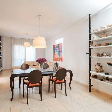 Downtown Τίρανα