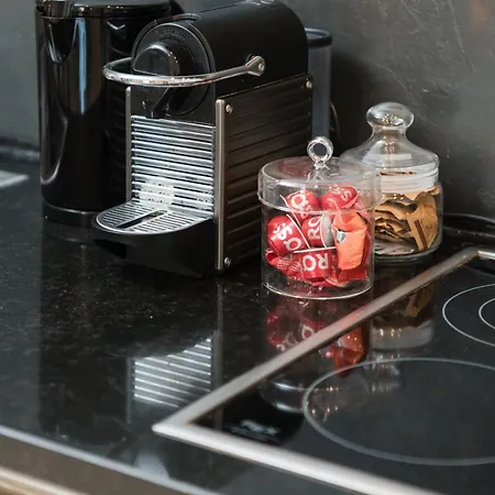 Downtown Τίρανα